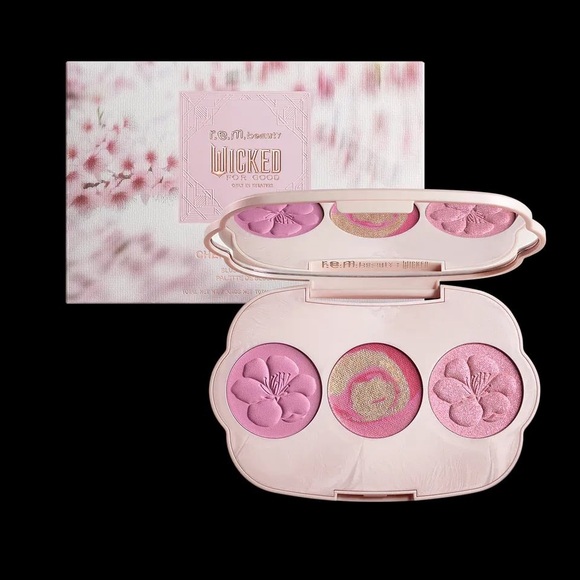 R.E.M. BEAUTY X WICKED: FOR GOOD CHERRY BLOSSOM BLUSH PALETTE - Picture 2 of 3